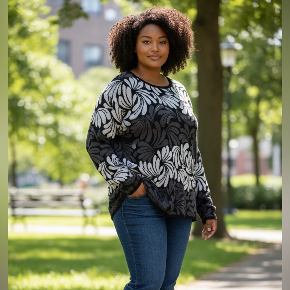 Alfred Dunner Sweater Black/White Floral Studded‎ Accents in Size 3X  NWT